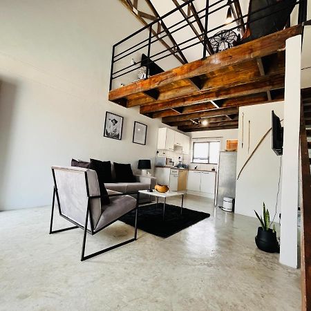 Kates Nest Guesthouse 오샤카티 외부 사진