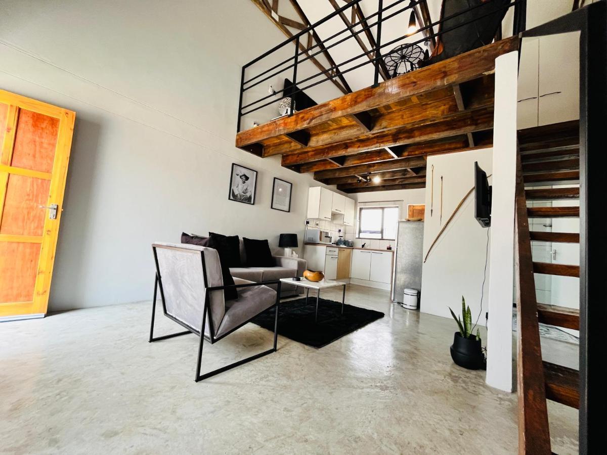 Kates Nest Guesthouse 오샤카티 외부 사진