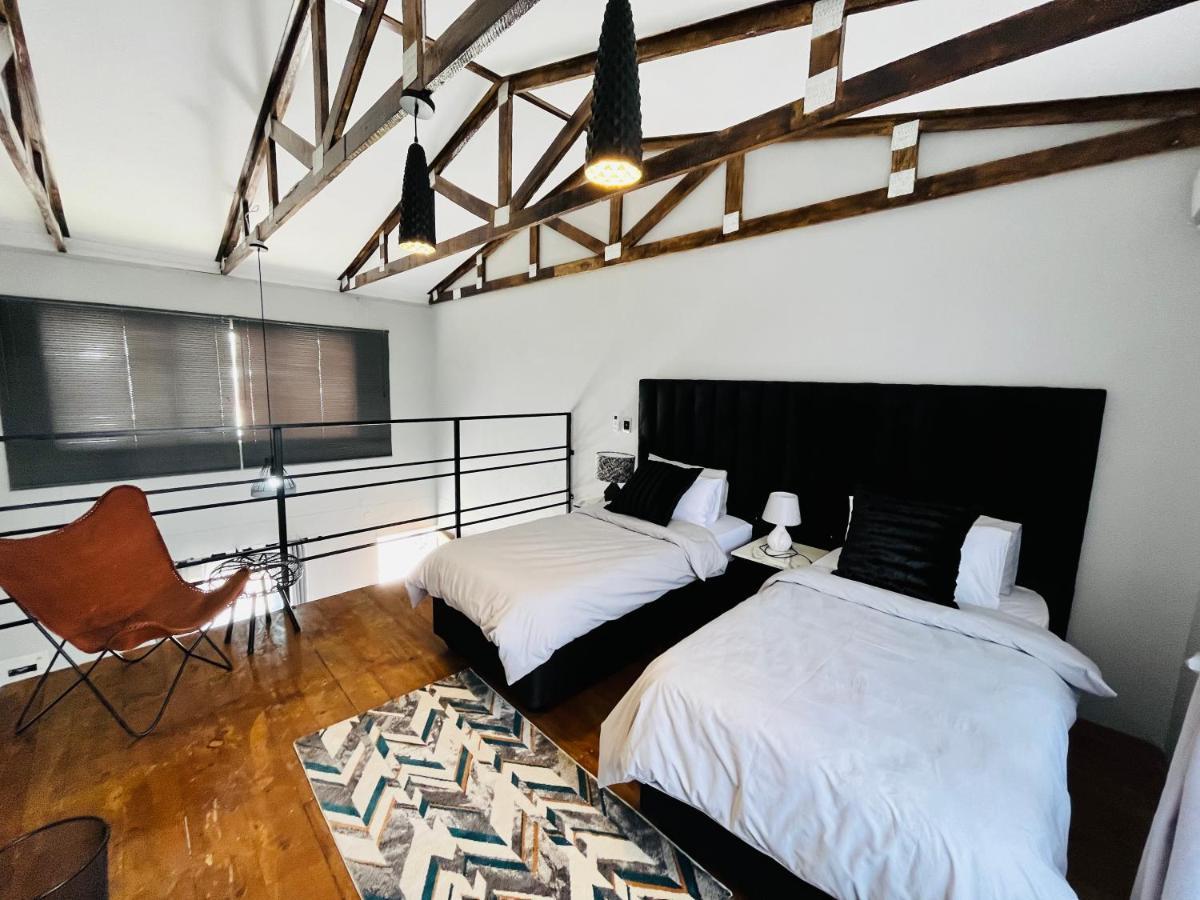 Kates Nest Guesthouse 오샤카티 외부 사진