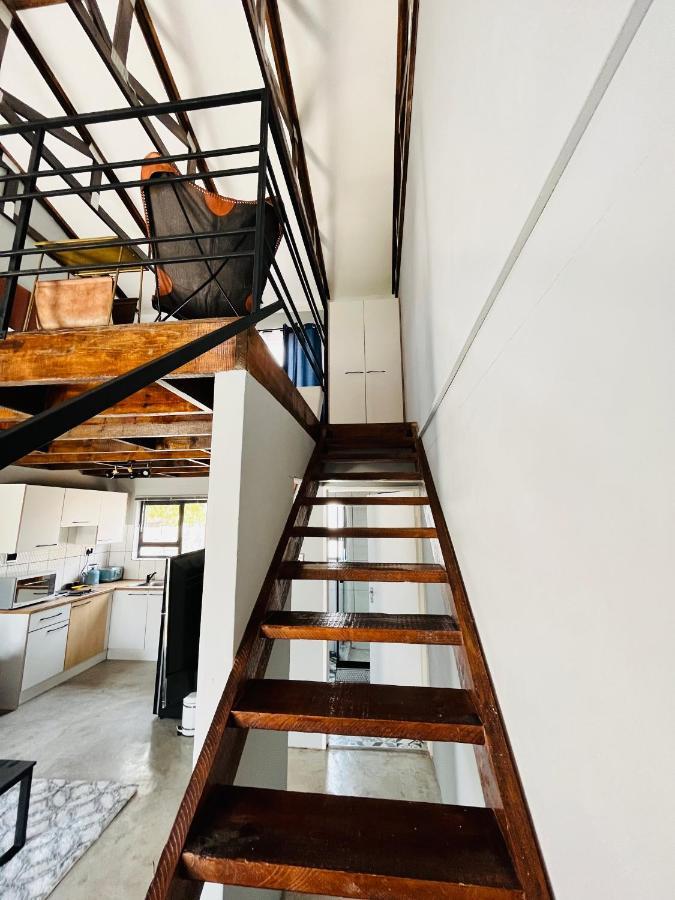 Kates Nest Guesthouse 오샤카티 외부 사진