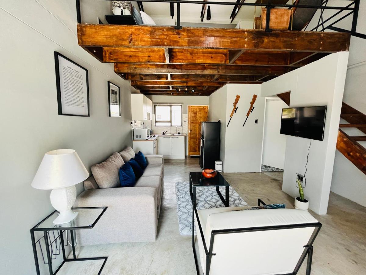 Kates Nest Guesthouse 오샤카티 외부 사진