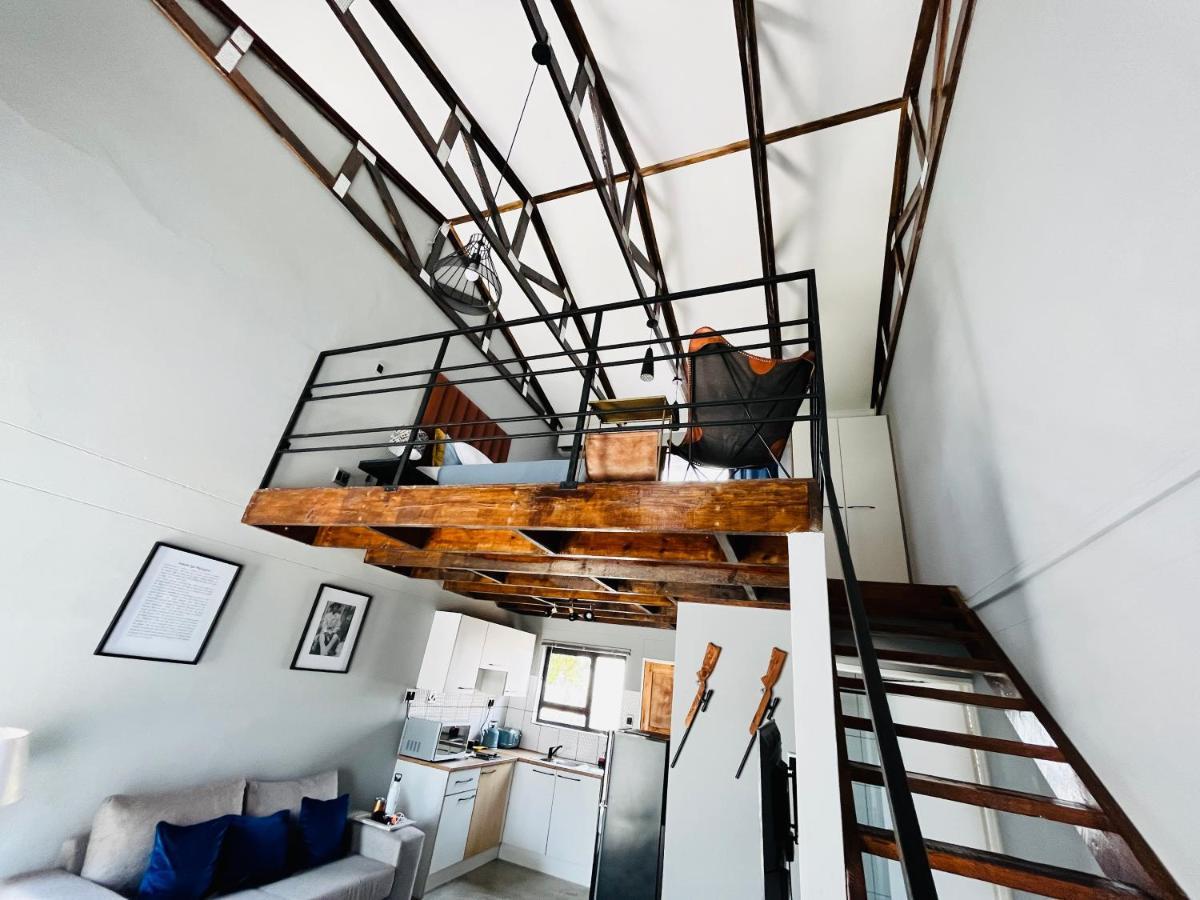 Kates Nest Guesthouse 오샤카티 외부 사진